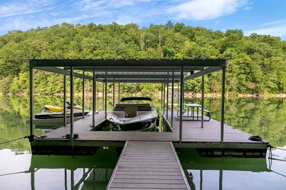 Majestic Waterfront Tennessee Cabin with a Hot Tub at Norris Lake - Speedwell, Tennessee - glamping.directory