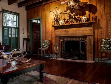 Wonderful Glamping Spot near Columbus, Georgia: Charming 8-Person Cabin in Ellaville - Ellaville, Georgia - glamping.directory