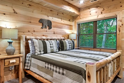 Gorgeous Cabin with Arcade Games, Pool and Endless Entertainment in Tennessee - Gatlinburg, Tennessee - glamping.directory