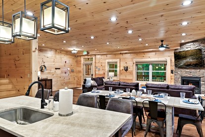 Gorgeous Cabin with Arcade Games, Pool and Endless Entertainment in Tennessee - Gatlinburg, Tennessee - glamping.directory