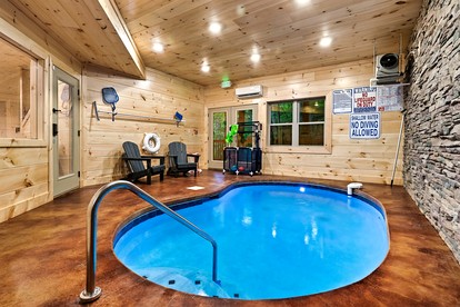 Gorgeous Cabin with Arcade Games, Pool and Endless Entertainment in Tennessee - Gatlinburg, Tennessee - glamping.directory