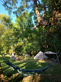 Lovely Eureka Springs Accommodation on the River - Eureka Springs, Arkansas - glamping.directory