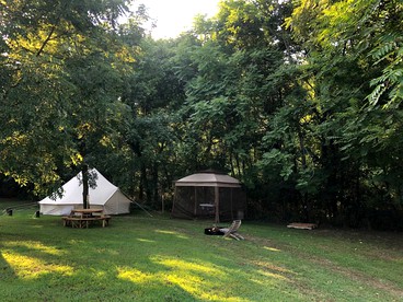Lovely Eureka Springs Accommodation on the River - glamping.directory
