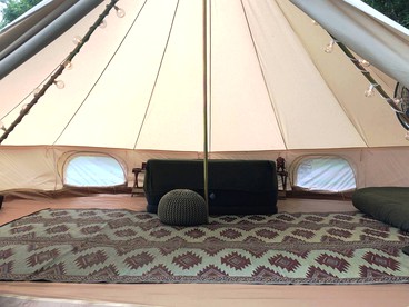 Lovely Eureka Springs Accommodation on the River - Eureka Springs, Arkansas - glamping.directory
