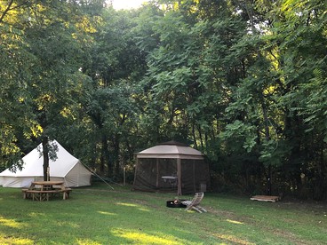 Lovely Eureka Springs Accommodation on the River - Eureka Springs, Arkansas - glamping.directory
