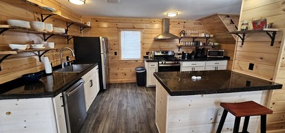 Lustrous Modern Cabin Oasis Near Moosehead Lake, Maine - Greenville, Maine - glamping.directory