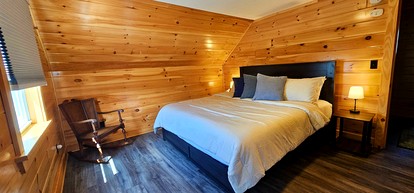 Lustrous Modern Cabin Oasis Near Moosehead Lake, Maine - Greenville, Maine - glamping.directory