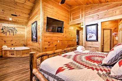 Spacious Rental with Amazing Views of the Smokies and Games Room in Gatlinburg, Tennessee - Gatlinburg, Tennessee - glamping.directory