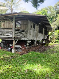 Secluded Cabin with Private Deck Overlooking Organic Garden in Pahoa, Hawaii - glamping.directory