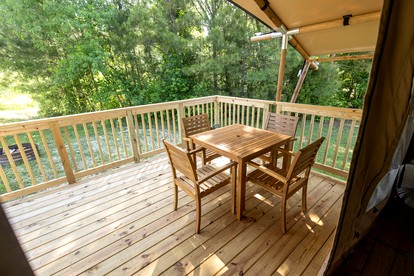 Cozy Lakeside Safari Tent on a Fantastic Resort for an Unforgettable Family Glamping Adventure in Onalaska, Texas - Onalaska, Texas - glamping.directory