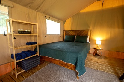 Cozy Lakeside Safari Tent on a Fantastic Resort for an Unforgettable Family Glamping Adventure in Onalaska, Texas - Onalaska, Texas - glamping.directory