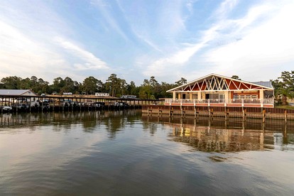 Cozy Lakeside Safari Tent on a Fantastic Resort for an Unforgettable Family Glamping Adventure in Onalaska, Texas - Onalaska, Texas - glamping.directory