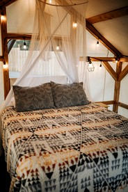 Stunning Safari Tent for Two near Yellowstone for a Memorable Glamping Escape in Emigrant, Montana - Emigrant, Montana - glamping.directory
