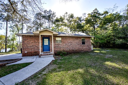 Cabin Getaway: Pet-Friendly Oasis on the Ochlockonee River Bend, Ideal for Fishing and Swimming - glamping.directory