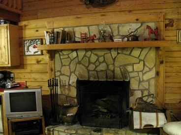 Secluded Pet-Friendly Log Cabin near Asheville, North Carolina - Cullowhee, North Carolina - glamping.directory