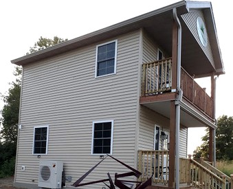 Countryside Tiny House Rental for Weekend Getaway near Springfield, Illinois - Murrayville, Illinois - glamping.directory