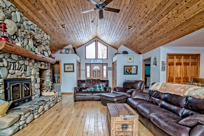 Secluded Cabin Rental for a Whitewater Rafting Getaway in Absarokee, Montana - Absarokee, Montana - glamping.directory