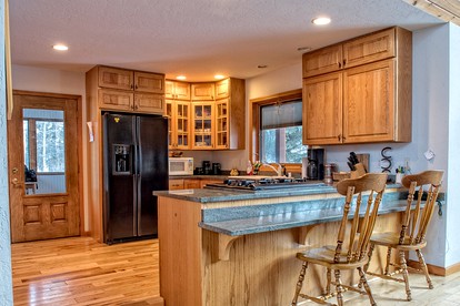 Secluded Cabin Rental for a Whitewater Rafting Getaway in Absarokee, Montana - Absarokee, Montana - glamping.directory