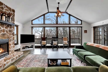 Pet Friendly Cabin for Large Groups in the Eastern Panhandle of West Virginia, Surrounded by Scenic Nature and Historic Attractions - Berkeley Springs , West Virginia - glamping.directory