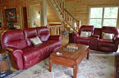 Expansive Log Cabin Rental in Foothills of Blue Ridge Mountains, North Carolina - Black Mountain, North Carolina - glamping.directory