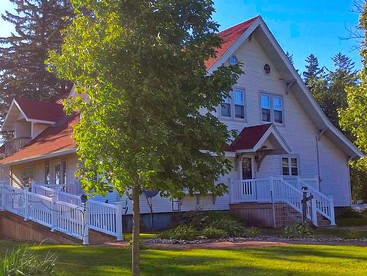 Peaceful Getaway on a Farm near Waterloo, Iowa - glamping.directory
