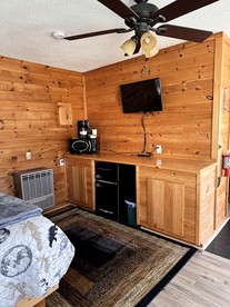 Pet-Approved Glamping: Cabin in Ocqueoc Township, MI for a Family Getaway - Ocqueoc, Michigan - glamping.directory