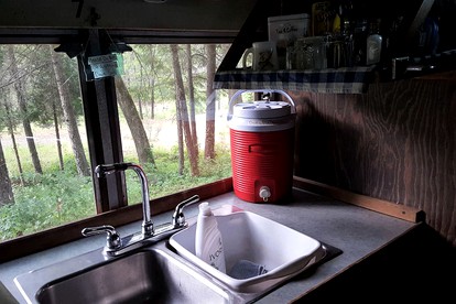 Rustic Caravan Getaway on a Creek in the Klamath National Forest of California - Klamath River, California - glamping.directory