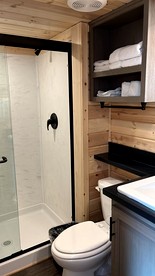 Serene Modern Retreat with Breathtaking Views & Stargazing in Williams, Arizona - Williams, Arizona - glamping.directory