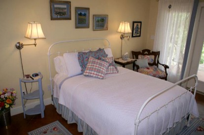 Cozy Room Rental in Bed and Breakfast on Farm near Marble Falls, Texas - Marble Falls, Texas - glamping.directory