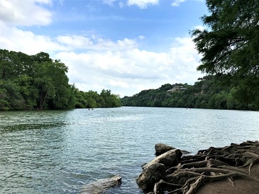 Cozy Room Rental in Bed and Breakfast on Farm near Marble Falls, Texas - Marble Falls, Texas - glamping.directory
