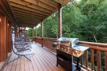 Stunning Cabin with Indoor Pool and Hot-tub in Sevierville, Tennessee - Sevierville, Tennessee - glamping.directory
