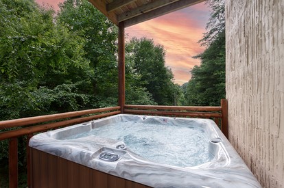 Stunning Cabin with Indoor Pool and Hot-tub in Sevierville, Tennessee - Sevierville, Tennessee - glamping.directory