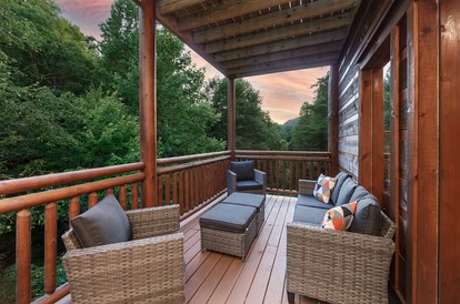 Stunning Cabin with Indoor Pool and Hot-tub in Sevierville, Tennessee - Sevierville, Tennessee - glamping.directory