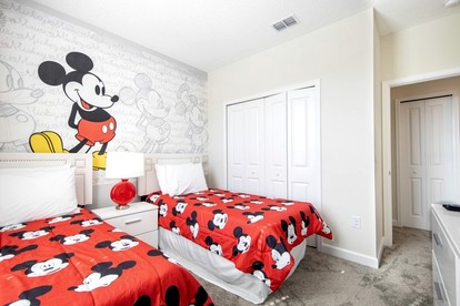 Superb Family Vacation Rental with Pool and Game Room near Disney World in Kissimmee, Florida - Reunion, Florida - glamping.directory