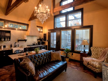 Elegant Farm Cottage Rental for a Countryside Getaway near Lancaster, Pennsylvania - Columbia, Pennsylvania - glamping.directory