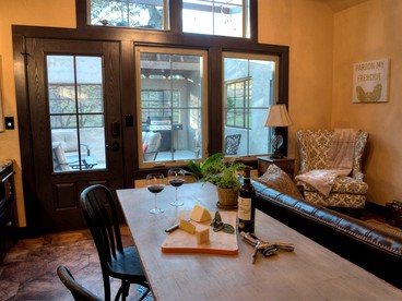 Elegant Farm Cottage Rental for a Countryside Getaway near Lancaster, Pennsylvania - Columbia, Pennsylvania - glamping.directory