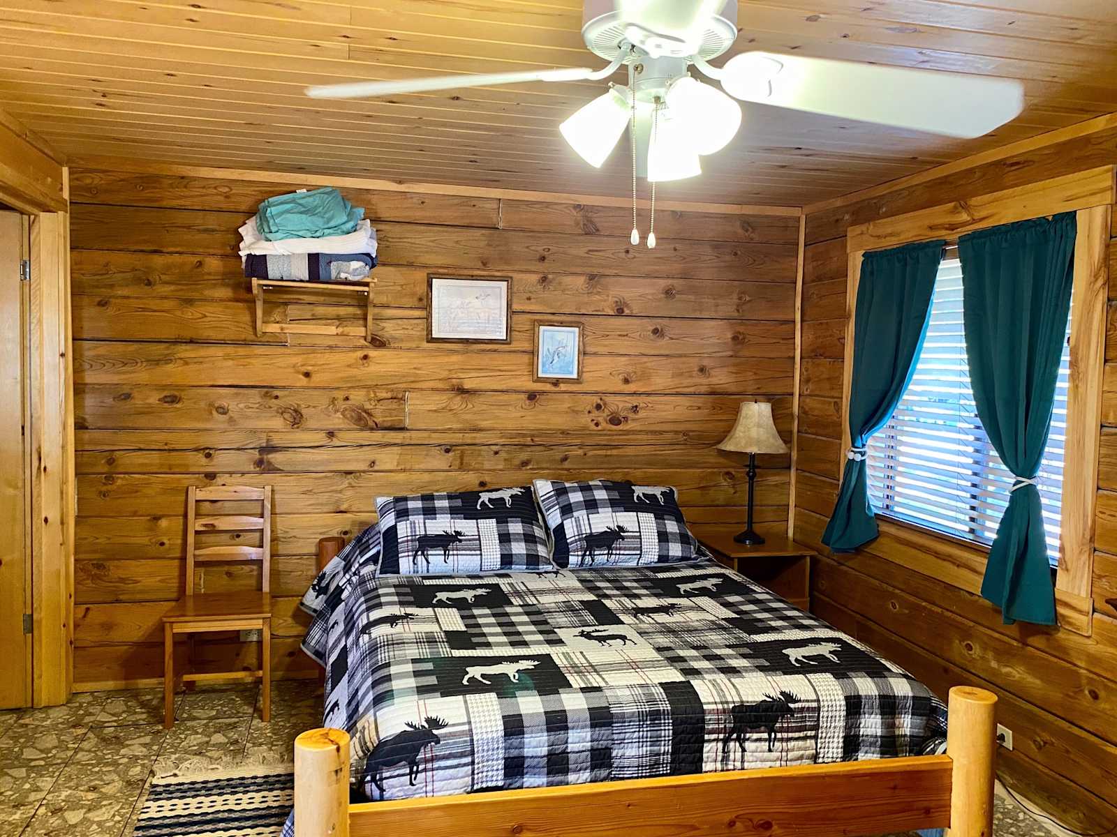 Big Pine Cabins - Overgaard, Arizona - glamping.directory