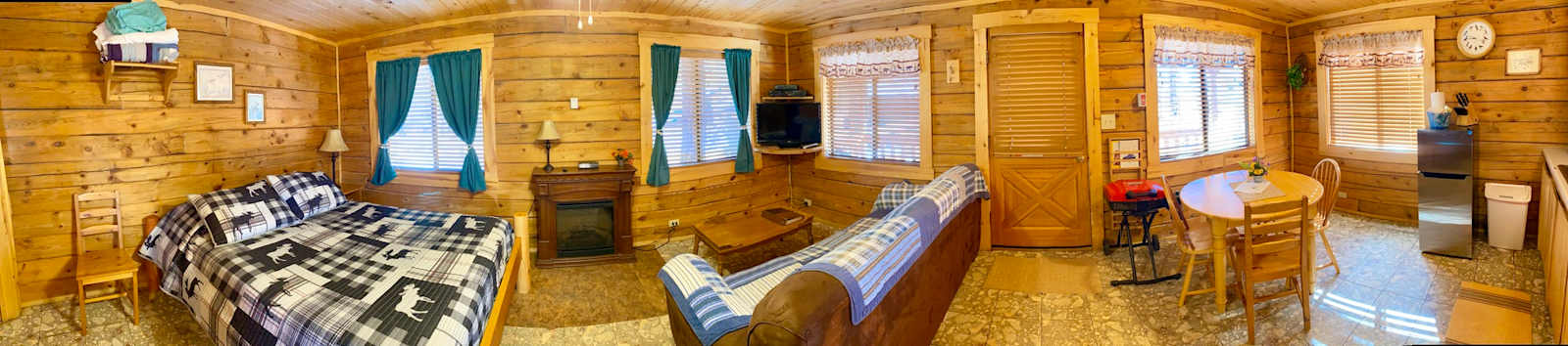 Big Pine Cabins - Overgaard, Arizona - glamping.directory