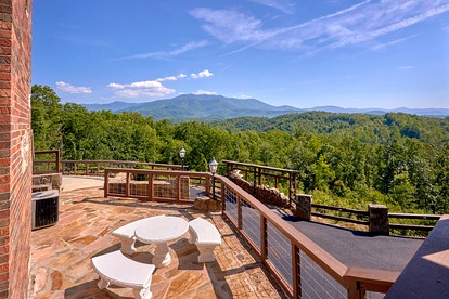 Enormous and Luxurious Cabin Rental for Amazing Getaways near the Great Smoky Mountains, Tennessee - Gatlinburg, Tennessee - glamping.directory