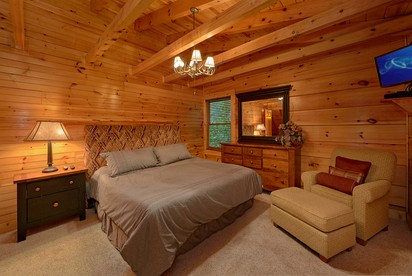 Enormous and Luxurious Cabin Rental for Amazing Getaways near the Great Smoky Mountains, Tennessee - Gatlinburg, Tennessee - glamping.directory