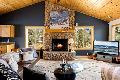 Ultimate Comfort: Cabin with Hot Tub near Big Bear Lake, California - San Bernardino, California - glamping.directory
