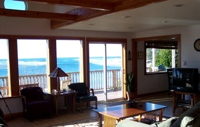 Spacious Cottage Rental with Ocean Views in Netarts, Oregon - Netarts, Oregon - glamping.directory
