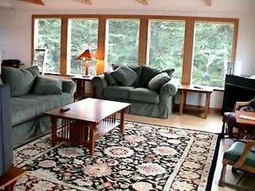 Spacious Cottage Rental with Ocean Views in Netarts, Oregon - Netarts, Oregon - glamping.directory