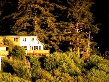 Spacious Cottage Rental with Ocean Views in Netarts, Oregon - glamping.directory