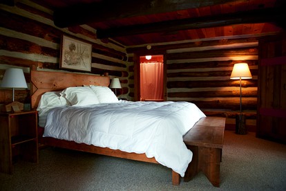 All-Inclusive Ranch with Picturesque Scenery in Colorado - Mosca, Colorado - glamping.directory