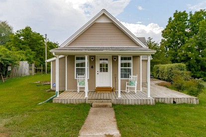 Modern, Rustic Farmhouse Vacation Rental with a Deck in Clarksville, Tennessee - glamping.directory