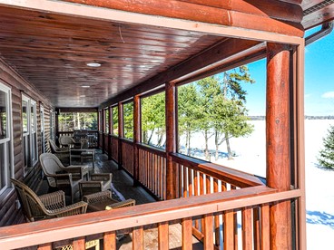 Ultimate Four-Season Escape with Scenic Porch Views in Rockwood, Maine - Rockwood, Maine - glamping.directory