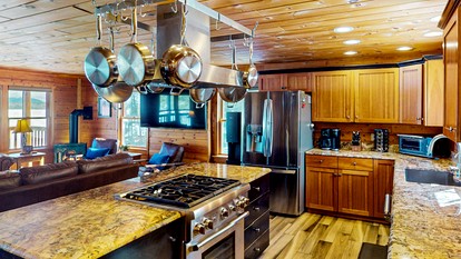 Ultimate Four-Season Escape with Scenic Porch Views in Rockwood, Maine - Rockwood, Maine - glamping.directory