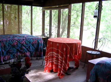 Rustic Cottage Rental with a Shared Pool near Kerrville, Texas - Ingram, Texas - glamping.directory