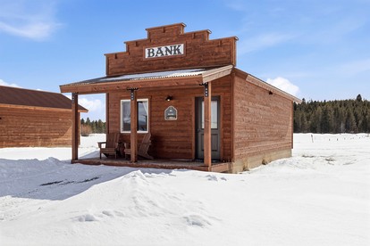 Impressive Old West Cabin with Fireplace in Island Park, Idaho - Island Park, Idaho - glamping.directory